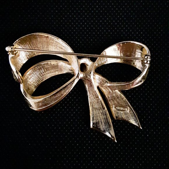 Vintage Avon Gold Tone Rhinestone Ribbon Pin Brooch - Picture 3 of 6